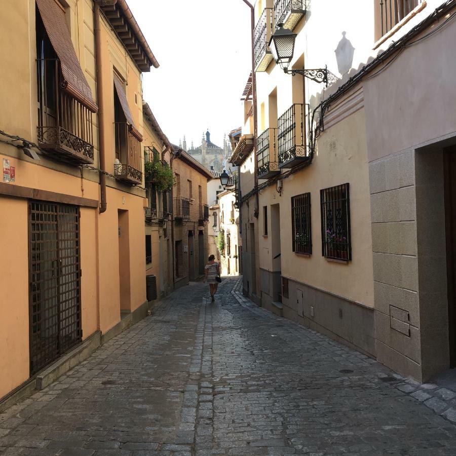 Apto El Clavo-Con Parking Gratis Toledo Exterior photo